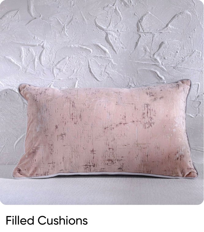 OM25-Fur Acc-7B-Filled Cushions