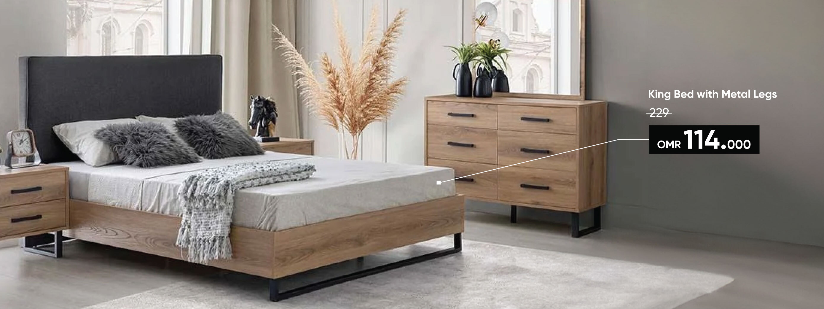 SSSO25-BR-CB-King Bed W Metal Legs