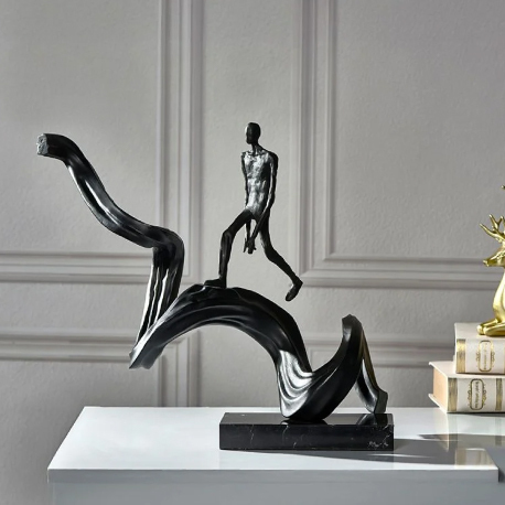 Figurines