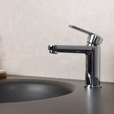 Milano Pia Basin Mixer Tap with Pop Up Waste & Flexible Pipe