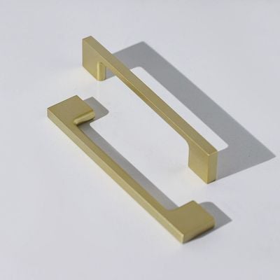 Milano Hazel Cabinet Zinc Handle Brushed Gold 161X27.5X6Mm - E819-128