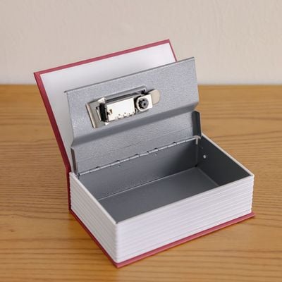 Ellen Safe Ed 240X115X65Mm Red
