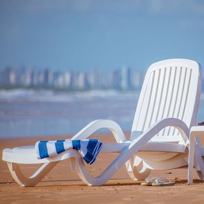 Tramontina Copacabana White Polypropylene Sunlounger-White