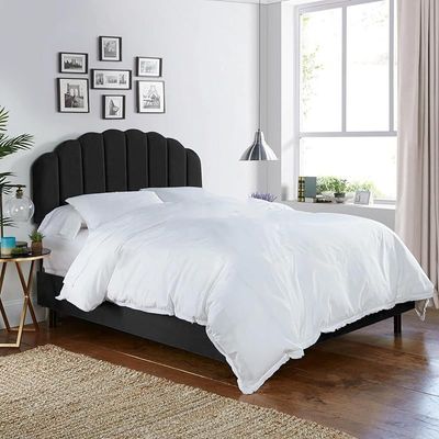 Toronto Upholstered Velvet Bed Frame Bedroom Furniture Strong And Sturdy Modern Design Wooden Double Bed | Quiet & Comfortable Bed With Free Installation (180 x 200 cm, Black)