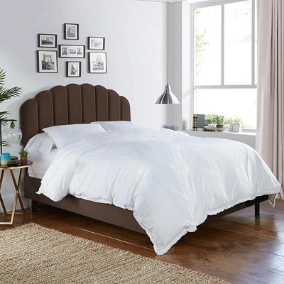 Toronto Upholstered Velvet Bed Frame Bedroom Furniture Strong And Sturdy Modern Design Wooden Double Bed | Quiet & Comfortable Bed With Free Installation (180 x 200 cm, Brown)
