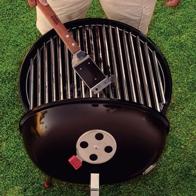Tramontina TCP 450L Charcoal Grill with Enameled Steel Lid with Thermometer, Stainless Steel Grate and Utensils