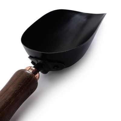 Garden Scoop - Walnut/Black