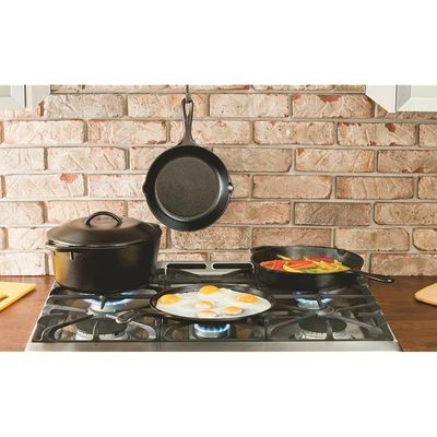 Lodge 5 Quart Cast Iron Dutch Oven - Black