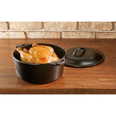 Lodge (5 Qt) With Handle Holders - Black/Red