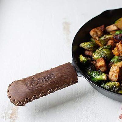 Lodge Cast Iron Frying Pan With Nokona Leather Hot Handle Holder 30Cm