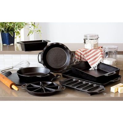 Lodge 10.25 Inch Seasoned Cast Iron Baker's Skillet - Black