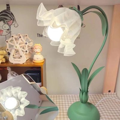 Minimalistic Flower Lamp Control with Switch