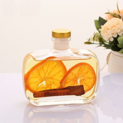 Lemon Oil Modern Aromatherapy Diffuser Stick and  Beautiful Glass Bottle for Room Fragrance and Home Décor