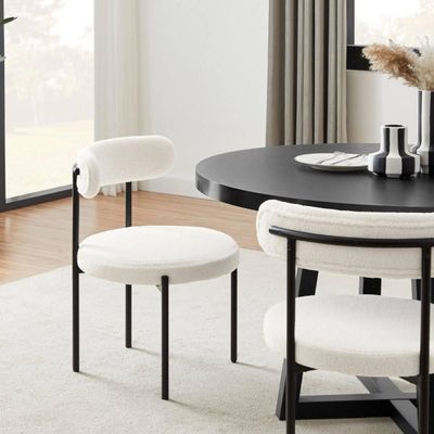 Round Upholstered Boucle Dining Room Chair Mid-Century Modern Kitchen Chairs Curved Backrest Chairs for Dining Room Black Metal Legs