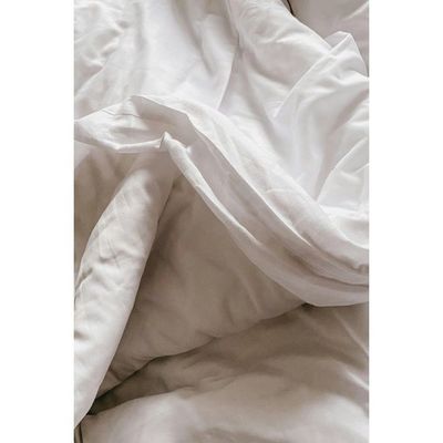 Flat bed sheet King 280x 265 cm made of 100% pure cotton in pristine white