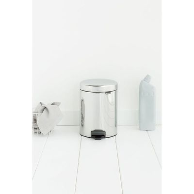 Brabantia NewIcon Pedal Bin 5 L (Brilliant Steel) Soft-Closure Bathroom Rubbish Bin, Removable Inner Bucket 