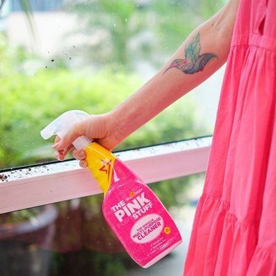 The Pink Stuff Multipurpose Cleaner Spray, 100% Vegan, Streak free Sparkling Clean, Work tough on Grease & Grimes, 850ML