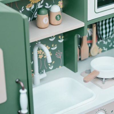 Classic World Vintage Play Kitchen: Spark Imaginative Feasts, it’s a retro toy kitchen for toddlers and wooden kitchen playset.