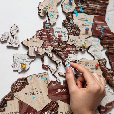 3D Wooden World Map - Cappuccino | M (100 x 60cm)