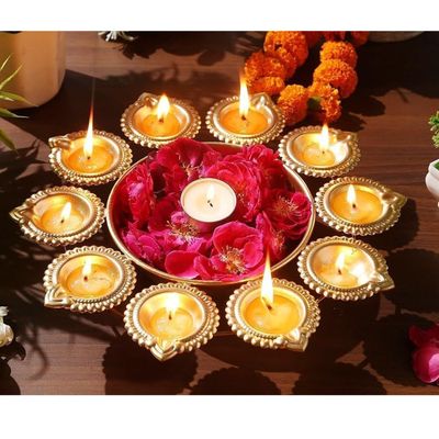 Decorative Metal Diya Traditional Diya Urli Tealight Holder Golden Bowl for Floating Flowers and Tea Light Candles Home,Office and Table Decor Special 