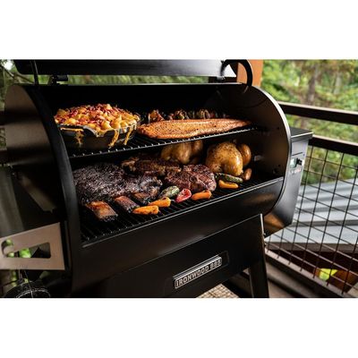 Traeger Ironwood 885 Pellet Grill