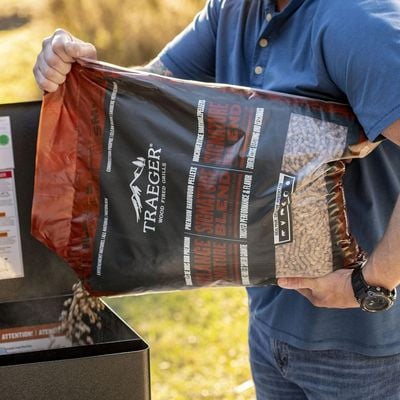 Traeger Signature Blend Wood Pellets 20Lb Bag