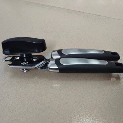 Can Opener with Rectangular Edge