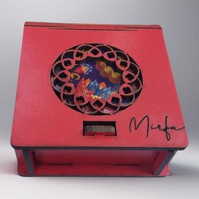 Mirfa Scented Candle In Wood Crafted Box - Rose Ambiance - Small