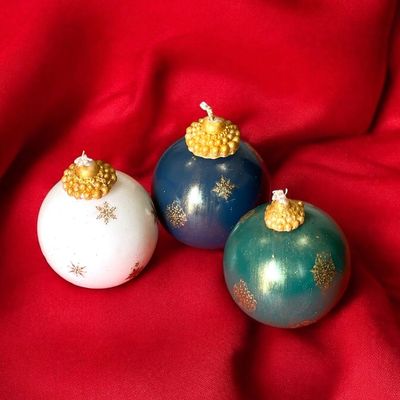 SET OF 3 SMALL CHRISTMAS BALL CANDLES