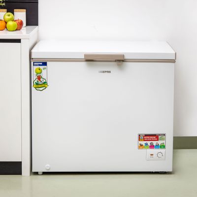 300L Gross/260L Net Capacity Freestanding Chest Freezer With Compressor Swith Off Function, LED Light, Lock & Key, High-Efficiency Monolithic Foaming, 2 Food Basket, Adjustable Thermostat 350 L 155 W GCF3006WAH White