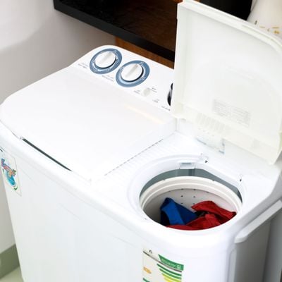 Geepas Twin Tub Semi-Automatic Washing Machine| High Back Control Panel and Semi-Automatic Top Load Washing Machine, Ripple Pulsator| Highly Effecient with Classic Design 400 W GSWM6468 White