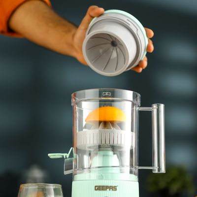 Geepas Rechargeable Portable Citrus Juicer, Wireless Operation 200 ml 80 W GCJ46019 Green