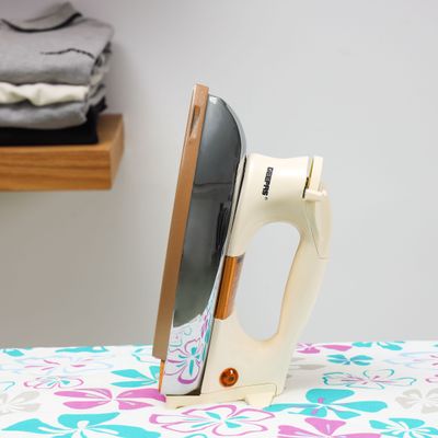 Geepas Electric Dry Iron, Golden Ceramic Soleplate Iron, 1000W Heavy Weight Iron with Adjustable Temperature | Pilot Indicator Lamp | Overheat Protection | Swivel Cord 1000.0 W Gdi2752 White/Silver