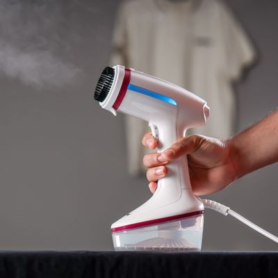 Geepas Handheld Garment Steamer , Fast Heating with Auto Shut-Off| Suitable for All Kinds of Fabric and Safe for Delicate Fabrics| Equipped with Ceramic Head and Detachable Water Tank| 2 Years Warranty 0.2 L 1630 W GGS25021 White, Grey, Red