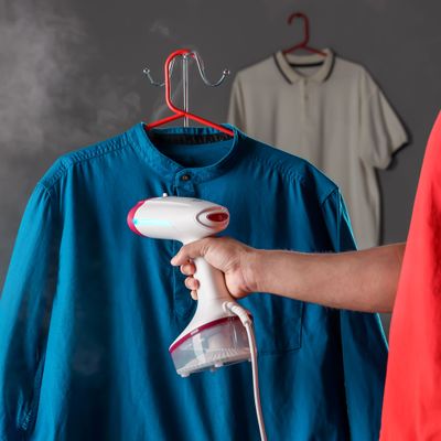 Geepas Handheld Garment Steamer , Fast Heating with Auto Shut-Off| Suitable for All Kinds of Fabric and Safe for Delicate Fabrics| Equipped with Ceramic Head and Detachable Water Tank| 2 Years Warranty 0.2 L 1630 W GGS25021 White, Grey, Red