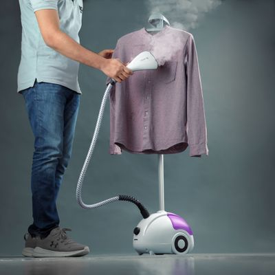 Geepas Garment Steamer, 2000W Vertical Steamer, GGS25022N | Portable, Fast Heat Clothes Steamer | Dual Steam Levels | Large Water Tank | Perfect For All Types Of Clothes 1.8 L 2000 W GGS25022N White,Violet