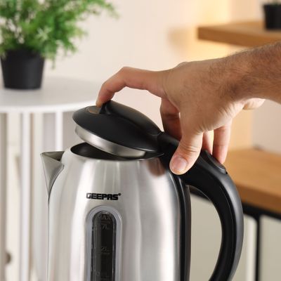 Geepas Portable Electric Kettle 1.8L 1.8 L GK6123 Silver/Black