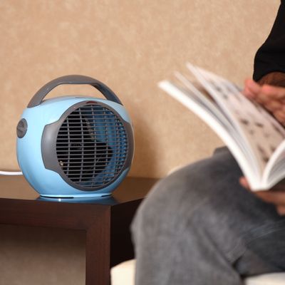 Geepas Fan Heater GFH28561, 2 Heating Powers 1000 & 2000W, Cool/Warm/Hot Wind Selection, Adjustable Thermostat, Over Heat Protection, Safety Tip Over Switch, With Indicator Light 2000 W GFH28561 Blue & Gray