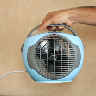 Geepas Fan Heater GFH28561, 2 Heating Powers 1000 & 2000W, Cool/Warm/Hot Wind Selection, Adjustable Thermostat, Over Heat Protection, Safety Tip Over Switch, With Indicator Light 2000 W GFH28561 Blue & Gray