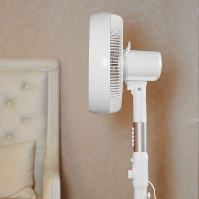 Geepas 14 Inches Stand Fan With ABS Circulator Head, AS 5 Fins Blade,, 2 Hours Timer, ABS Body, Wide Angle Oscillation, Chrome & Silver Painting decoration, Base With Heavy Rubber 60 W GF21204 White