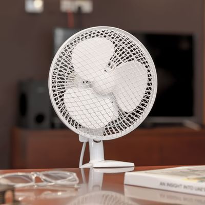 2-in-1 Desk Fan with Oscillation, Plastic Clip Fan with 3 Blades and Safety Grill/ GF9626NV White