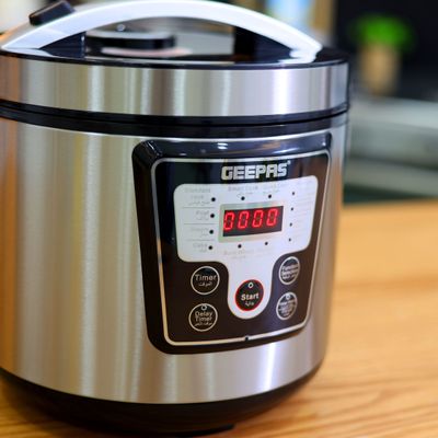 Geepas Digital Multi Cooker With 12 Multi Cooking Program Including LED Display Hard and Quality Non-Stick Inner Pot Digital control 1.8 L 700 W GMC35031 Silver/Black