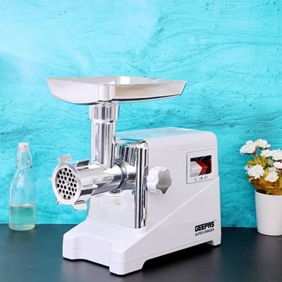 Geepas Metal Gear Meat Grinder with Reverse Function, Copper Material Motor, , 3 Cutting Plates -3MM, 5MM & 7 MM, Metal Gears 1600 W GMG1911 White