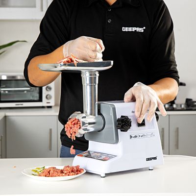 Geepas Meat Grinder, Electric Meat Mincer, Reverse Function Metal Cutting Plates, Accessories, Metal Gears, Stainless Steel Blade 1kg Capacity 800.0 W GMG767 White/Silver