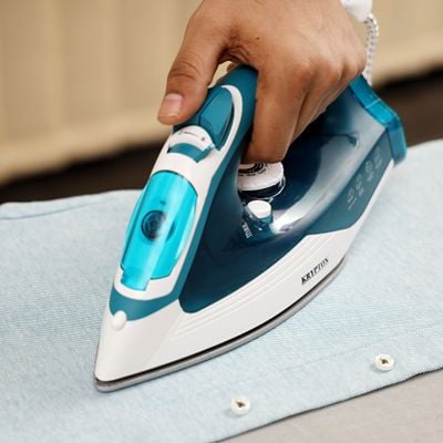 Krypton KNSI6053 Steam Iron 2000W - Non-Stick Soleplate Steam Iron, Powerful Wet & Dry Steam Iron with Self Clean Function | Portable Light Weight Thick Coating | Adjustable Temperature - Pilot Indicator Lamp - Overheat Protection 