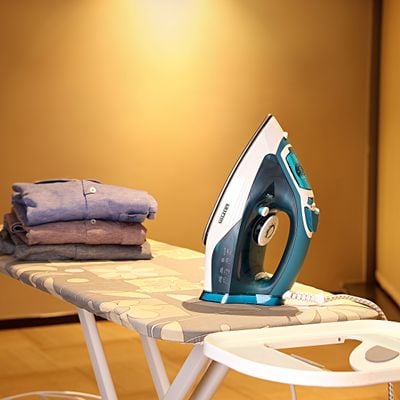 Krypton KNSI6053 Steam Iron 2000W - Non-Stick Soleplate Steam Iron, Powerful Wet & Dry Steam Iron with Self Clean Function | Portable Light Weight Thick Coating | Adjustable Temperature - Pilot Indicator Lamp - Overheat Protection 