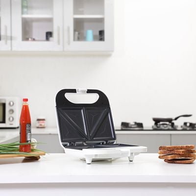 Sandwich Maker 760W 2 Slice Sandwich Maker - Cooks Delicious Crispy Sandwiches - Cool Touch Handle, Automatic Temperature Control and Non-Stick Plate - Breakfast Sandwiches & Cheese Snack - 2 Years Warranty