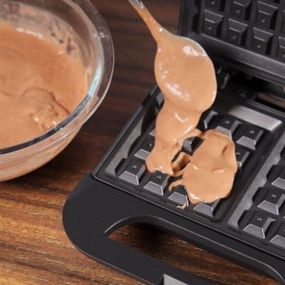 Waffle Maker, Power & Ready Indication Lights, KNWM6369 - 750W Power, Non-Stick Coating, Overheat Protection, Cool Touch Handle, Skid-Resistant Feet