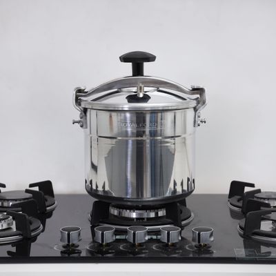  Cool Touch Handles & Safety Valves Aluminium Pressure Cooker RF358PC7 Royalford