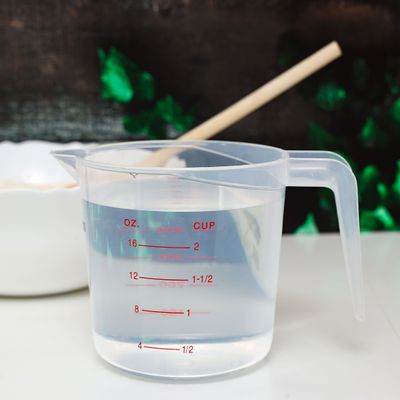 Royalford RF5469 500 ML Measuring Jug - BPA Free Measuring Cup - Measure Liquid, Oil and Baking Items for Kitchen & Restaurant Purpose - Microwave, Freezer & Dishwasher Safe - Cook with Accuracy